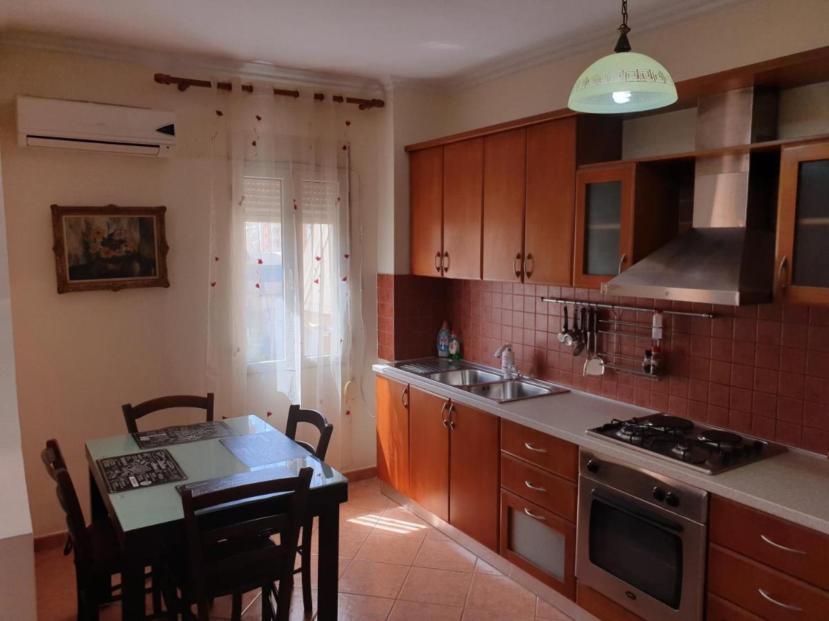 Asta 2 Apartament *